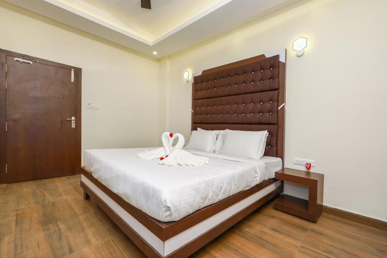Hotel Cs Empire à Lakshmanpur Extérieur photo