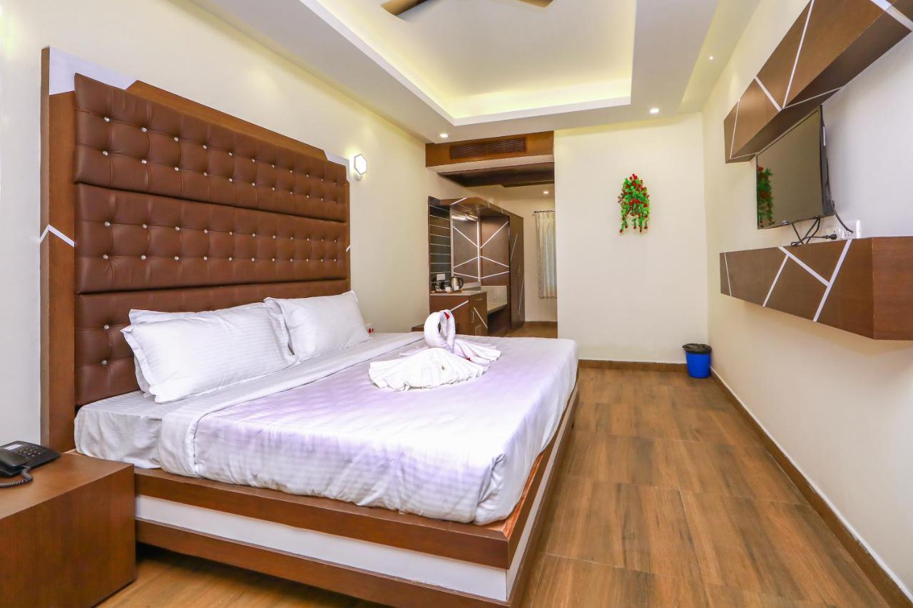 Hotel Cs Empire à Lakshmanpur Extérieur photo
