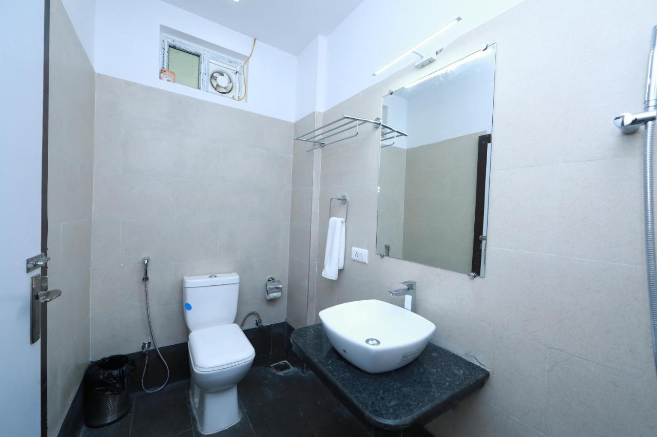 Hotel Cs Empire à Lakshmanpur Extérieur photo