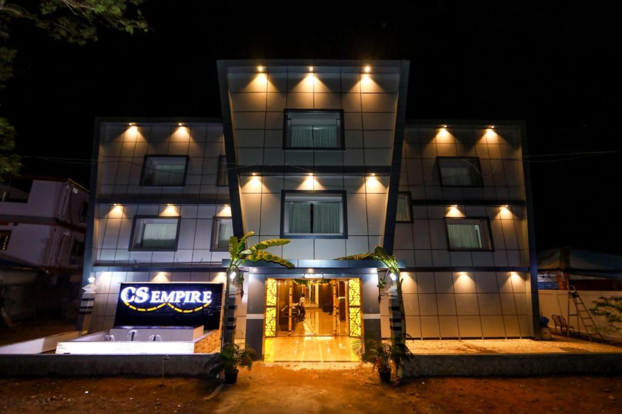 Hotel Cs Empire à Lakshmanpur Extérieur photo
