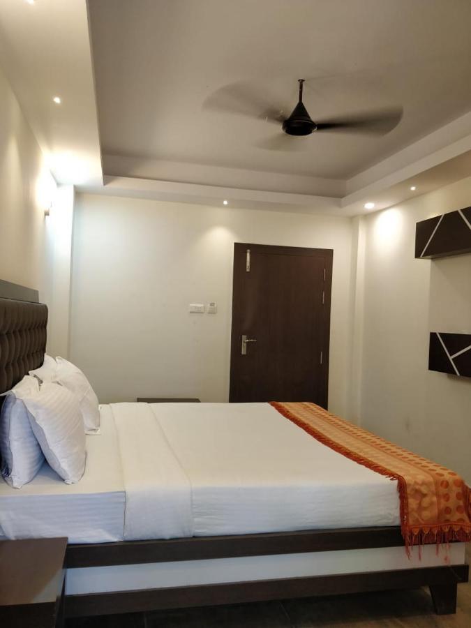Hotel Cs Empire à Lakshmanpur Extérieur photo