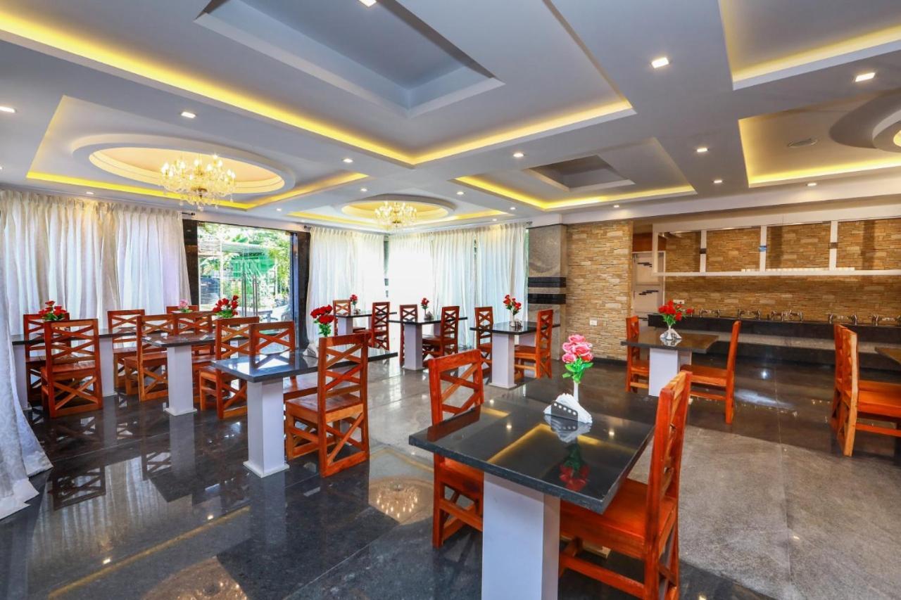 Hotel Cs Empire à Lakshmanpur Extérieur photo