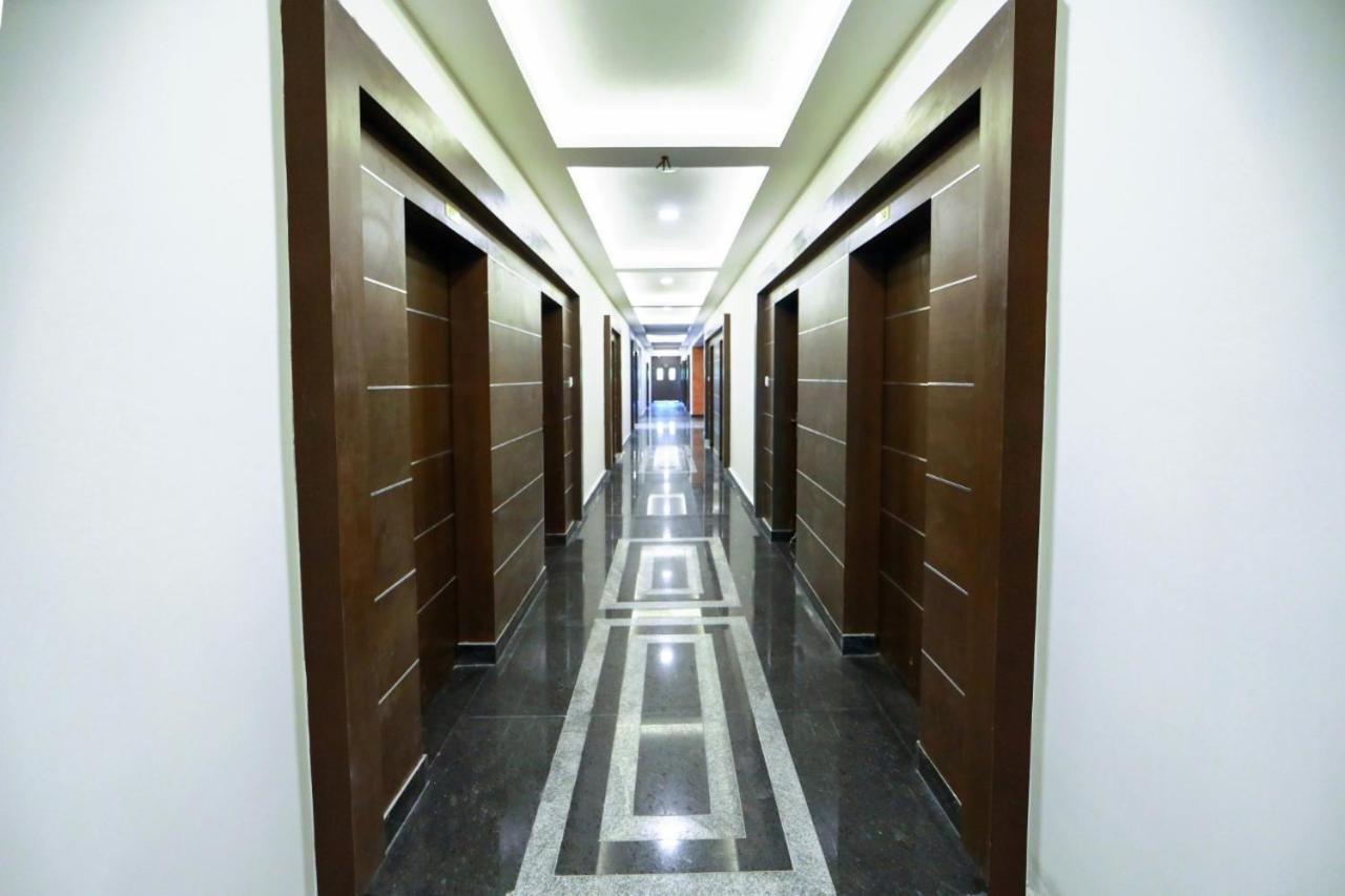 Hotel Cs Empire à Lakshmanpur Extérieur photo