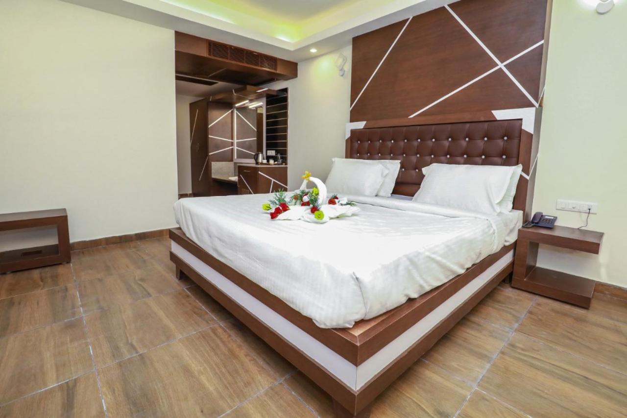 Hotel Cs Empire à Lakshmanpur Extérieur photo